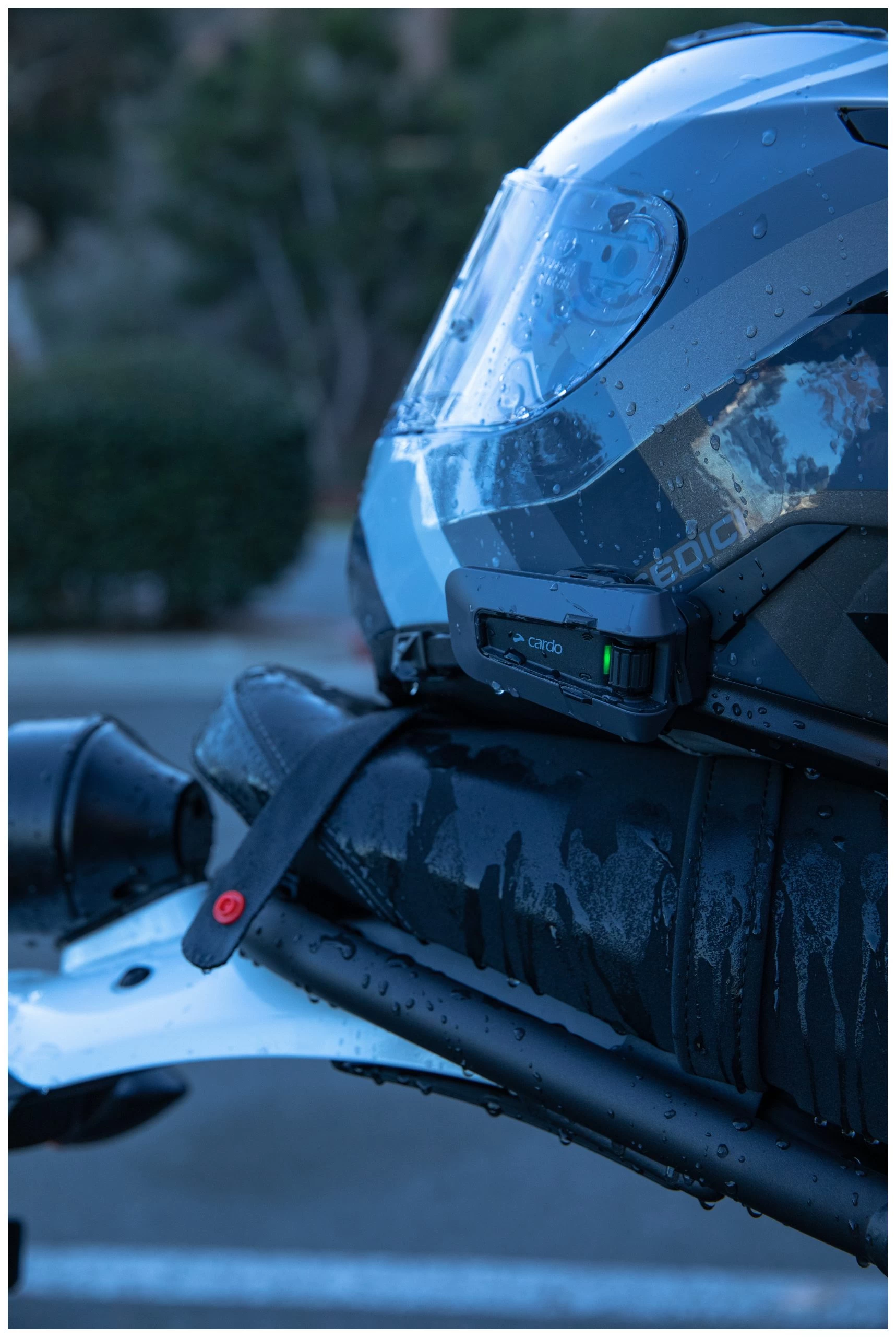 Cardo PackTalk Edge Headset - Image 4